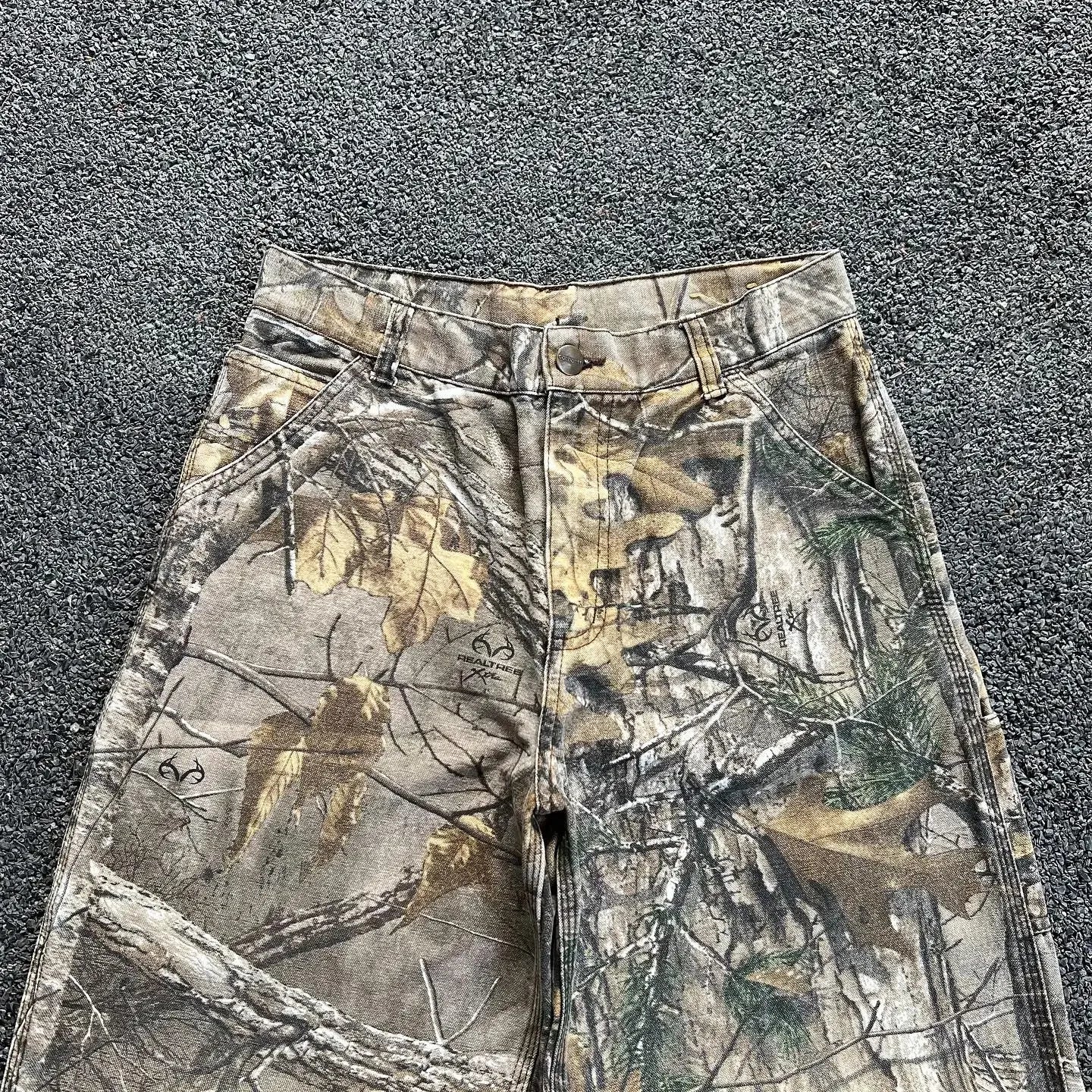 Low-Waist Wide-Leg Camo Baggy Jeans